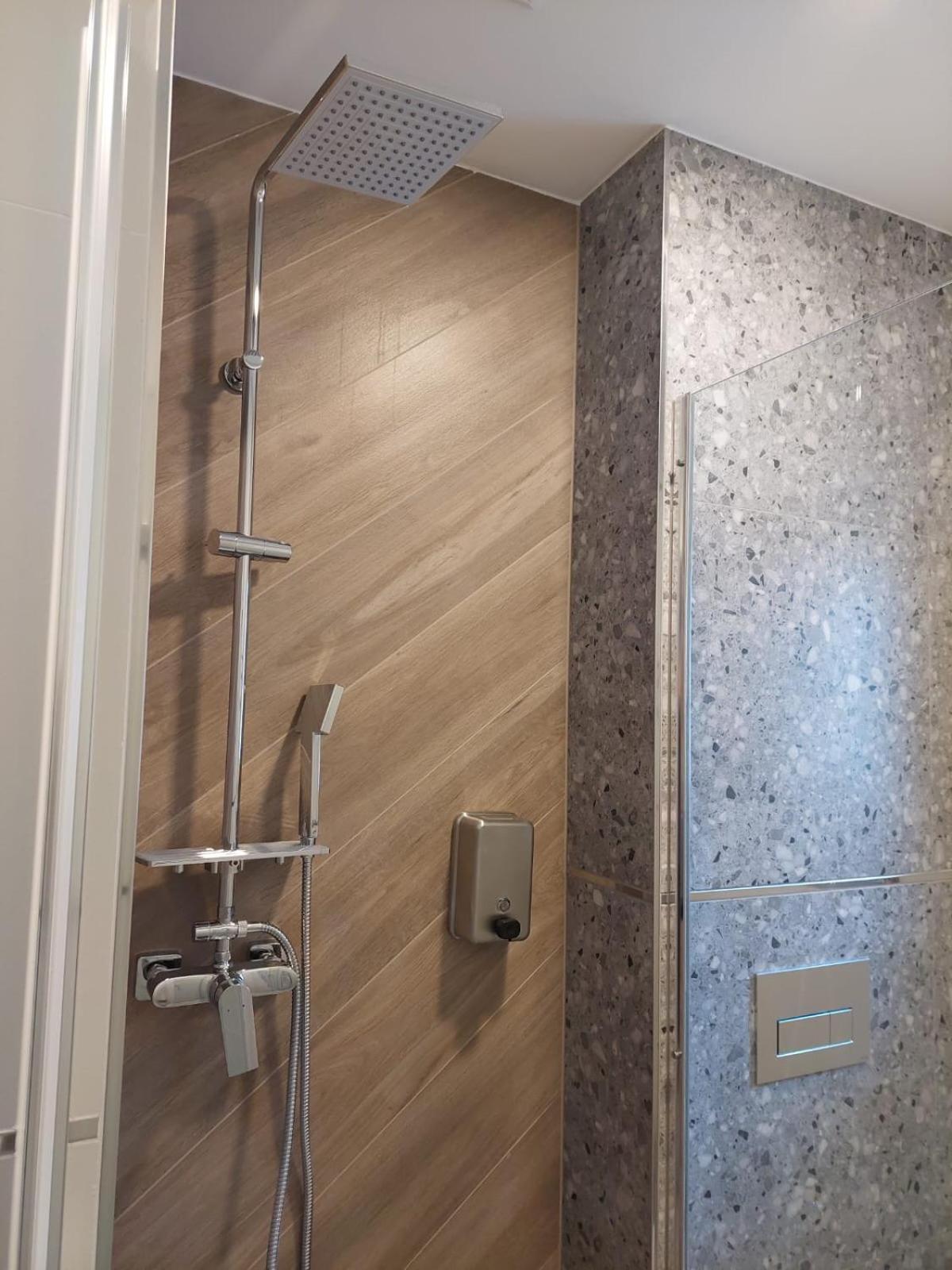 Szwajcarka Z Sauna I Jacuzzi Готель типу 